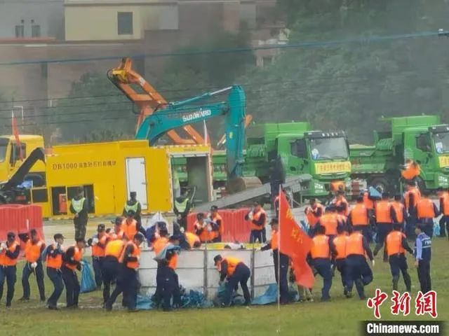 逍遥协同立体救援，尊龙凯时ag智能无人化妆备亮相2021-北江流域防汛抢险综合演练