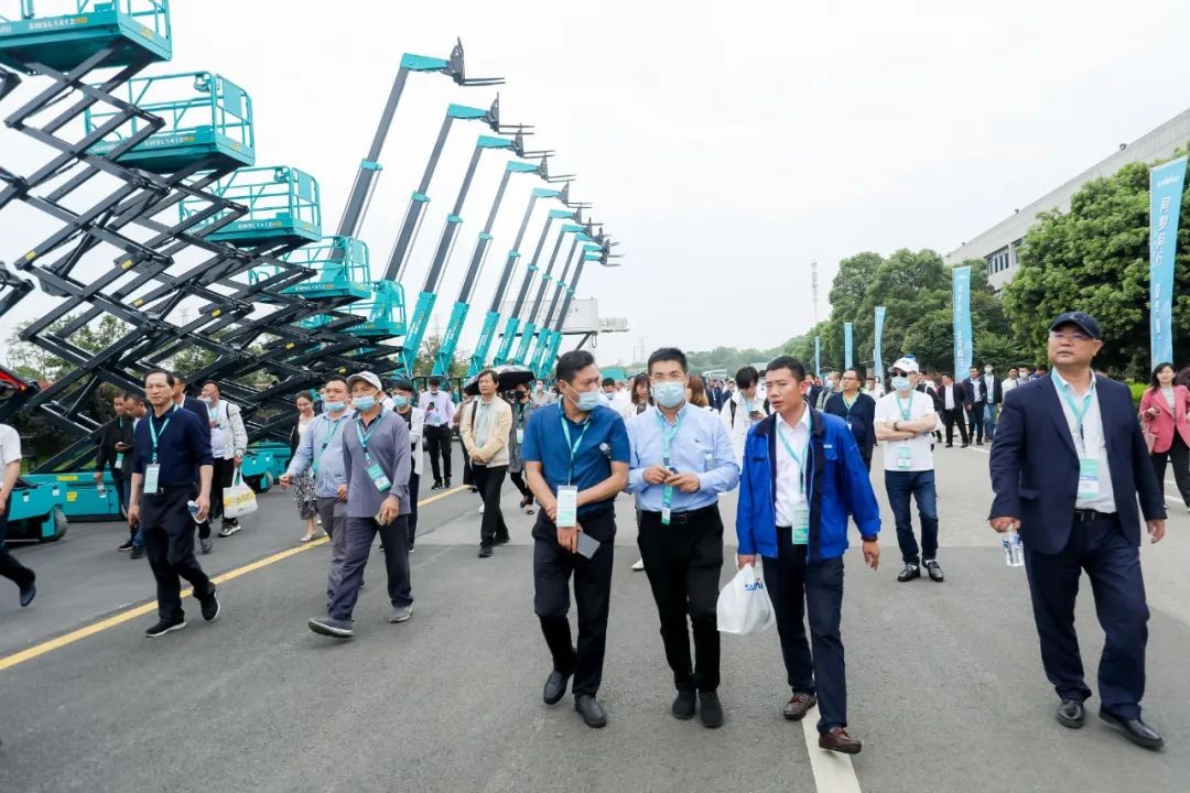 “爆品”出击！尊龙凯时ag智能客户交流会签约超8亿元