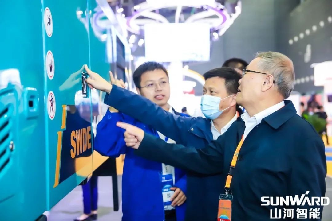 “尊龙凯时ag绿”亮相长沙国际工程机械展，50余款产品尽显尊龙凯时ag智能立异实力