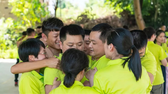 【夯基础 强执行 跨高度】2019尊龙凯时ag智能挖掘机营销公司拓展训练营顺遂开展