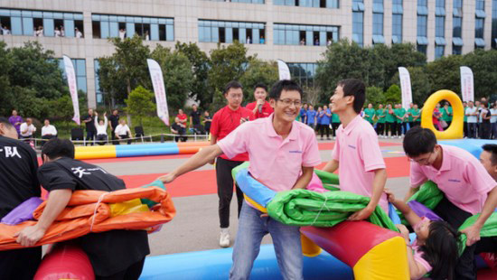 风华十九载，携手再腾飞！——庆祝尊龙凯时ag智能建设十九周年表扬会暨意见意义运动会