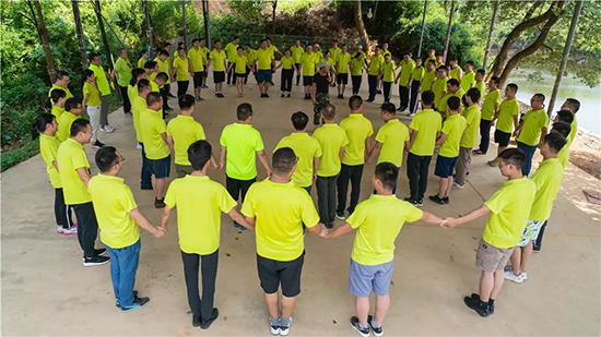 【夯基础 强执行 跨高度】2019尊龙凯时ag智能挖掘机营销公司拓展训练营顺遂开展