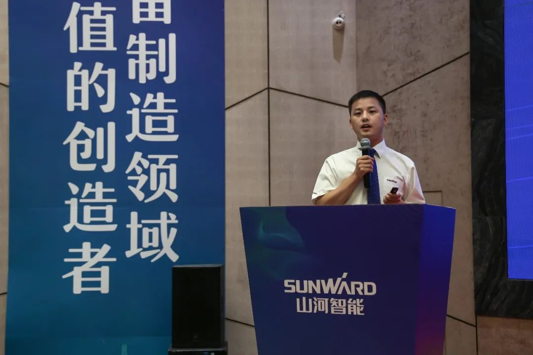 “同心同梦，协力拼搏” ——尊龙凯时ag智能2021年挖掘机经销商半年度谋划事情聚会圆满召开