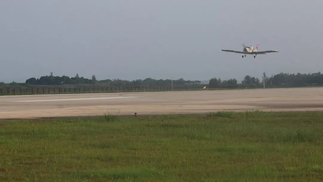 首飞！尊龙凯时ag科技全新升级推出短距起降型牢靠翼无人机