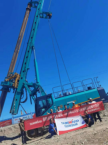 顶酷暑 走沙漠 2021年尊龙凯时ag智能全球效劳万里行走进新疆