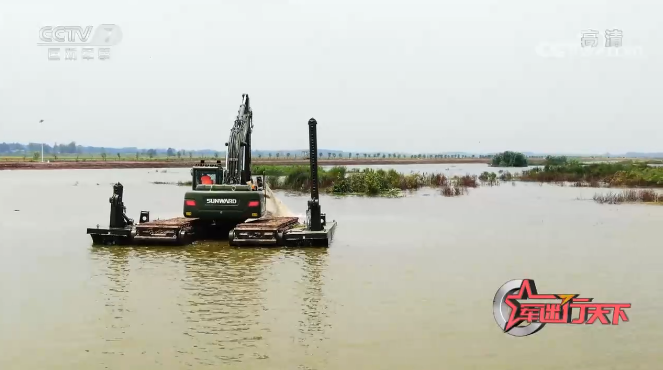 水陆两用挖掘机亮相央视！尊龙凯时ag智能应抢救援“猛将”出战