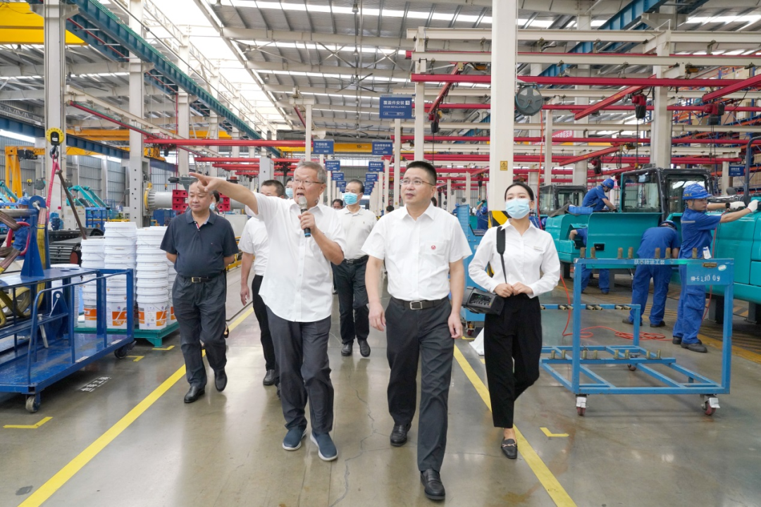 长沙市委常委、市纪委书记胡卫兵考察调研尊龙凯时ag智能