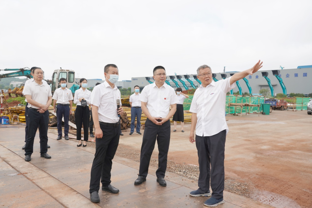 长沙市委常委、市纪委书记胡卫兵考察调研尊龙凯时ag智能