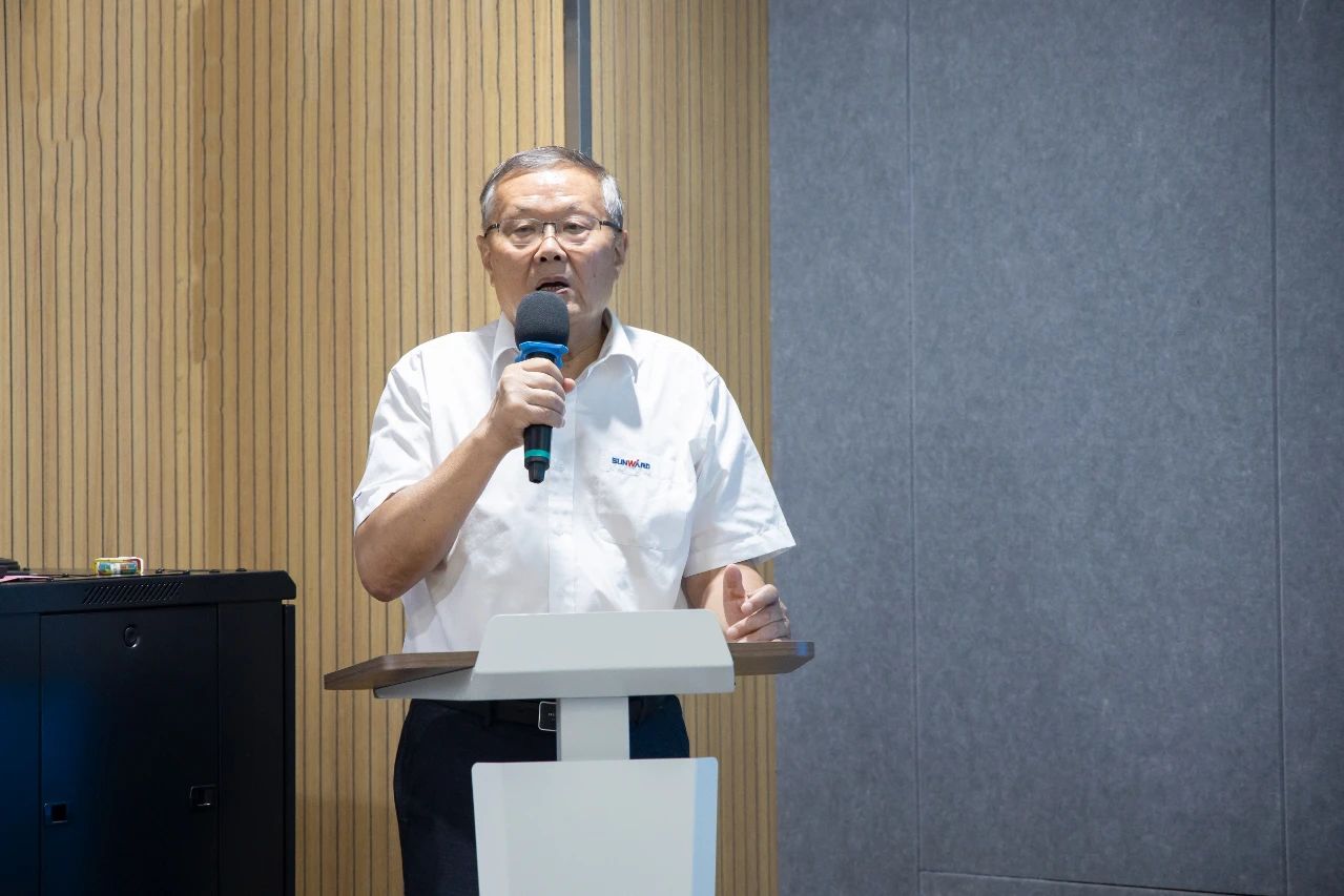 强化治理重心下移，尊龙凯时ag智能开展向导力培训助力公司高质量快速生长