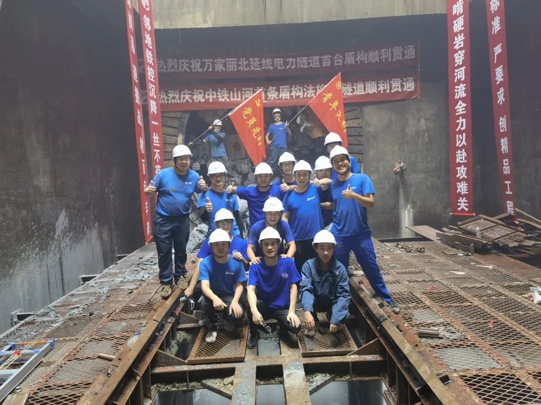 掘进1978米，中铁尊龙凯时ag首条盾构法施工隧道顺遂意会
