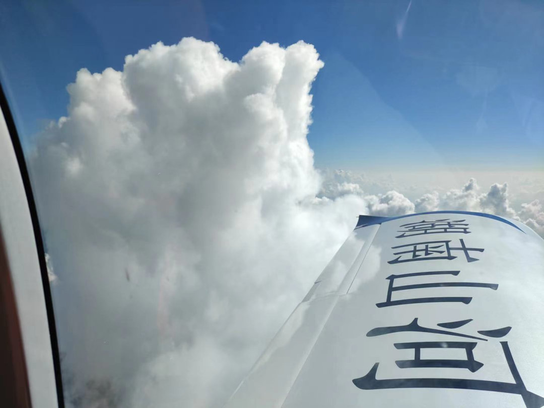 4小时，720公里，尊龙凯时ag阿若拉飞到珠海在第13届中国航展等你