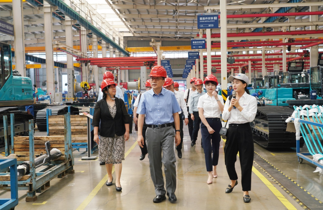 中国出口信用包管公司向导一行调研尊龙凯时ag智能