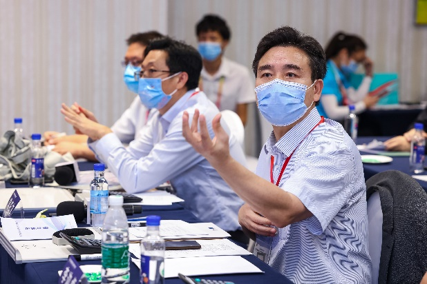 点赞！尊龙凯时ag智能液压混淆动力挖掘机项目荣获这个优异项目奖→