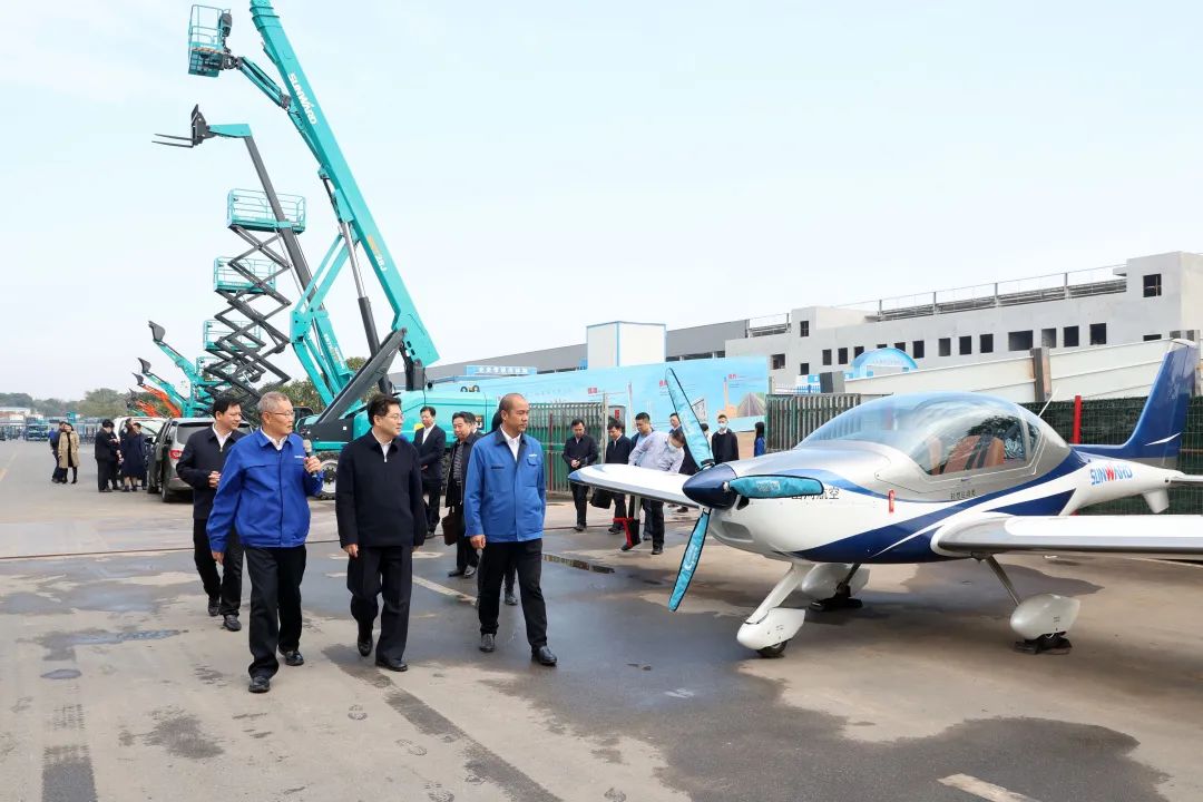 湖南省副省长隋忠诚调研尊龙凯时ag智能