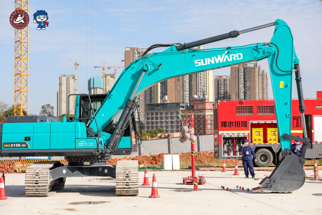 轮胎式挖掘机和履带式挖掘机，你更看好哪个？