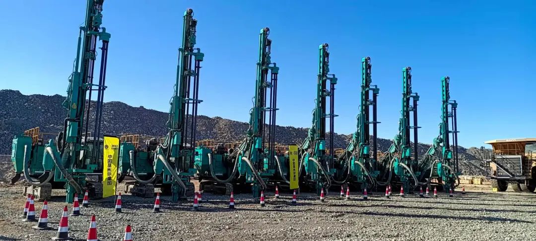 疫情当下，逆行非洲——尊龙凯时ag智能凿岩装备团队外洋效劳纪实