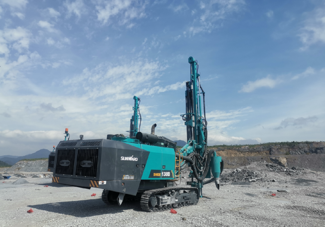 追加订单！尊龙凯时ag智能一体化潜孔钻机助力海南华润水泥获好评