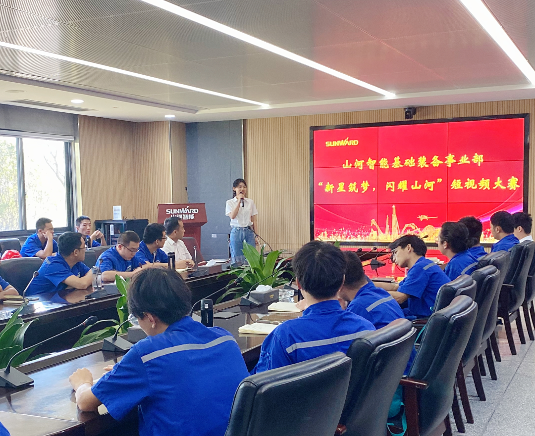 你好 2022！再见 2021！我与尊龙凯时ag智能共生长