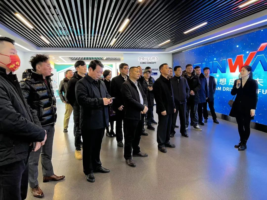 湖南异地商会联合会组织外洋湘商来访尊龙凯时ag智能