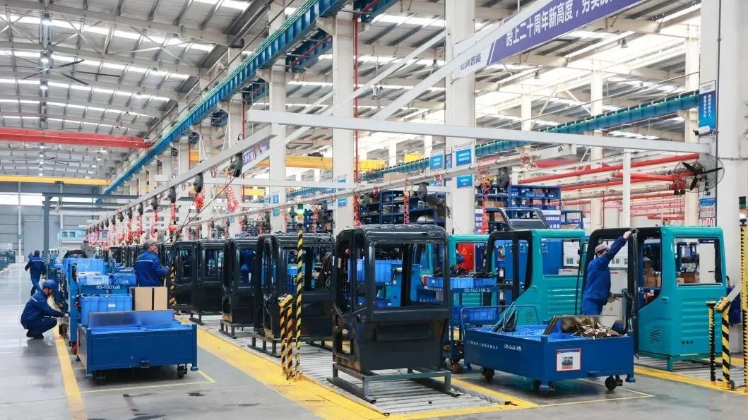 向着冲耀眼标全力以赴！尊龙凯时ag智能正式开工