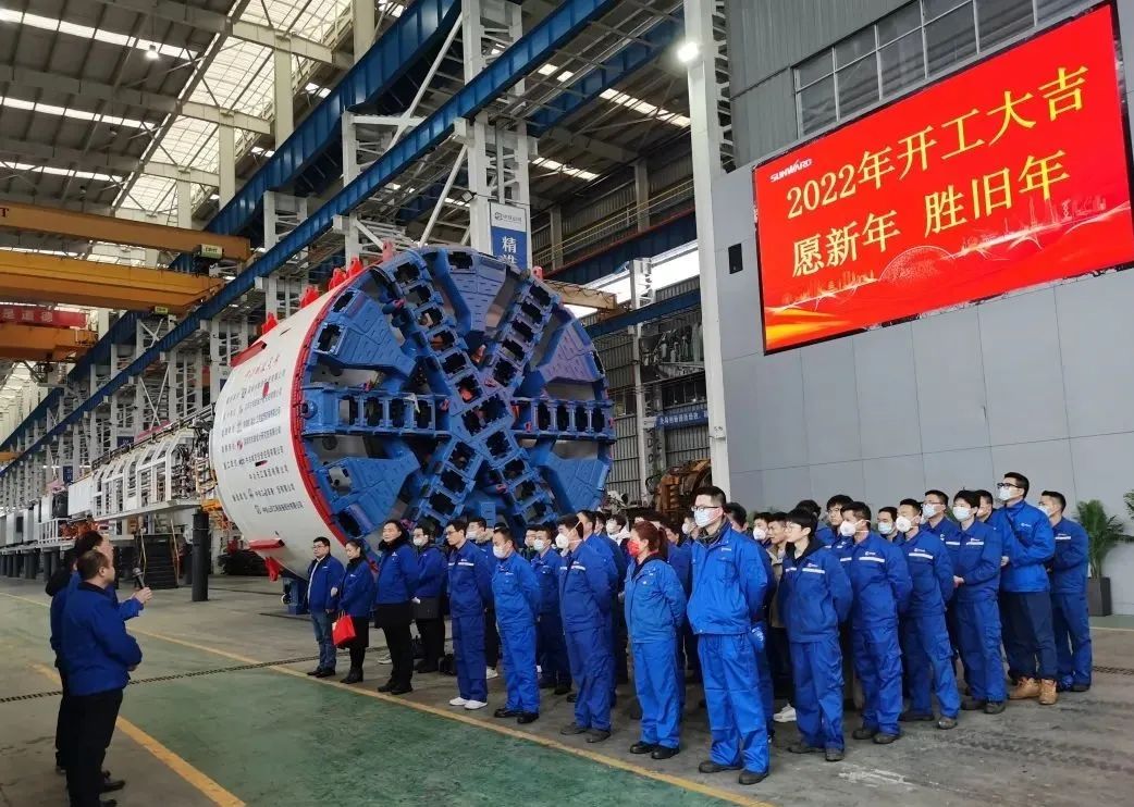 直击生产一线！中铁尊龙凯时ag复工复产忙