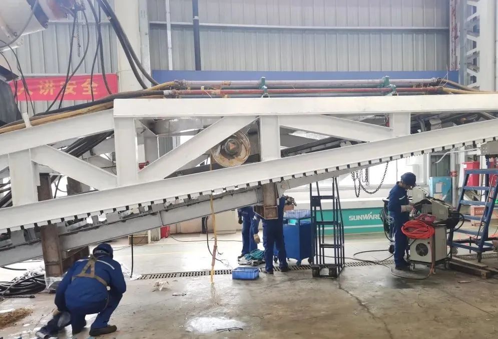 直击生产一线！中铁尊龙凯时ag复工复产忙