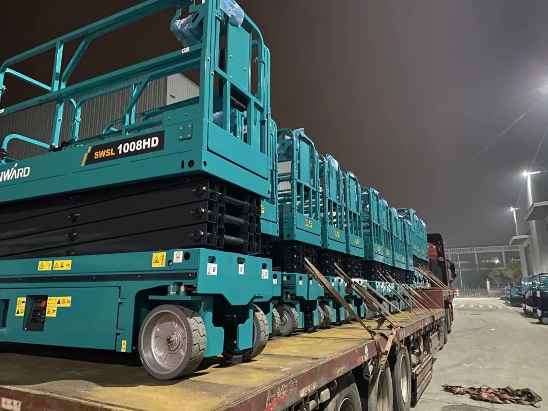 创下单日最高发货量纪录！尊龙凯时ag高机装备集中发货