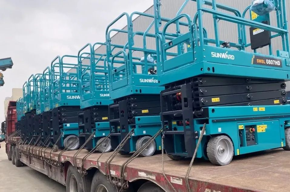 创下单日最高发货量纪录！尊龙凯时ag高机装备集中发货