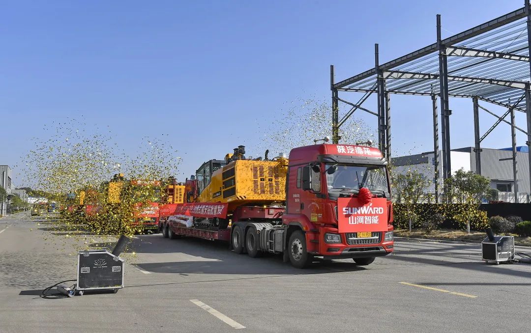 又一款差别化定制产品获认可！尊龙凯时ag智能SWDH89J内燃式露天钻批量发货