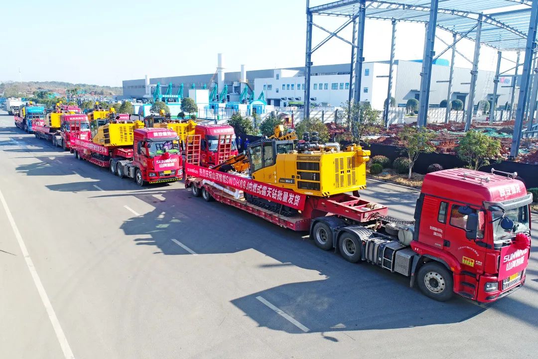 又一款差别化定制产品获认可！尊龙凯时ag智能SWDH89J内燃式露天钻批量发货