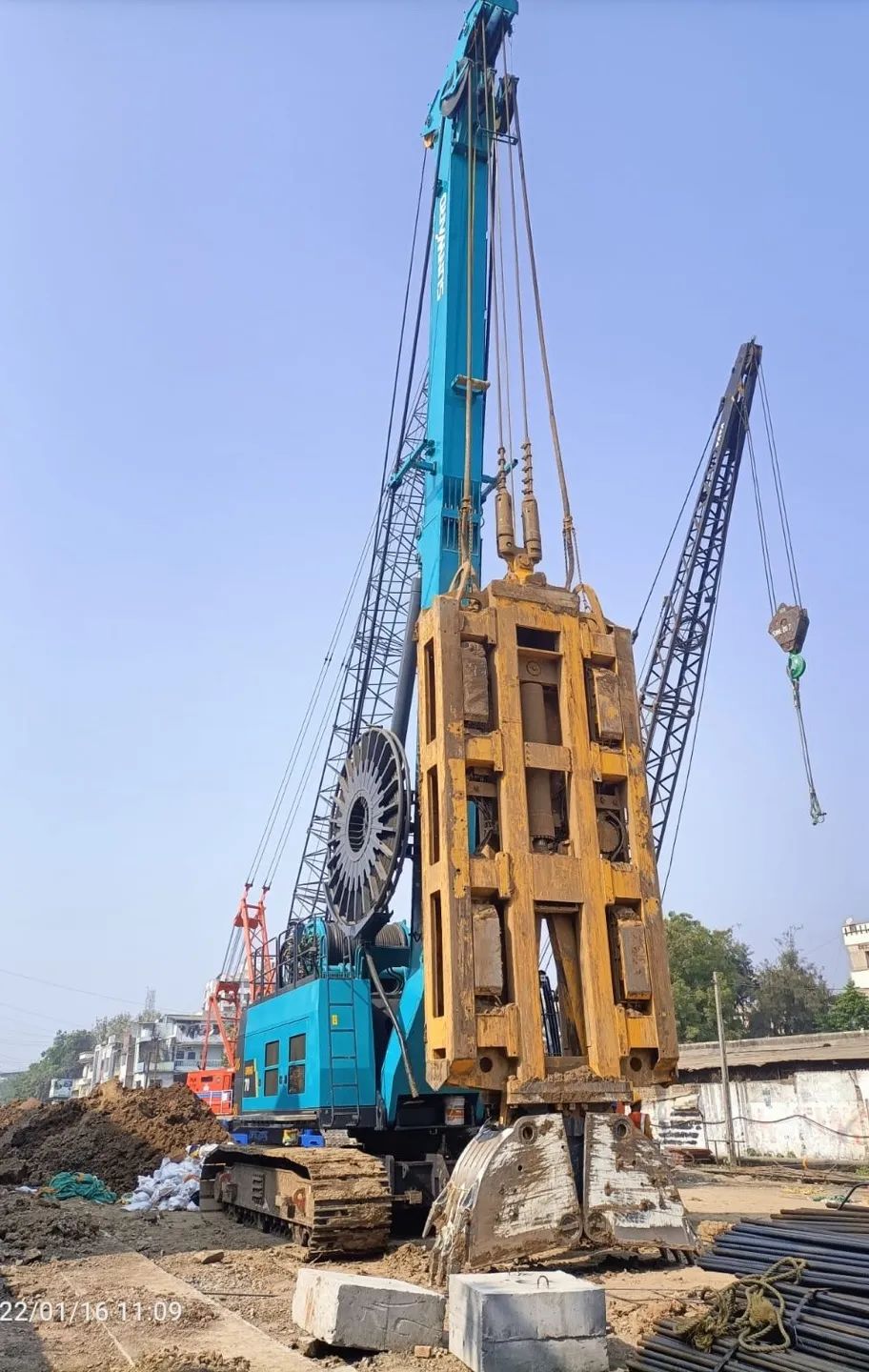 谢谢信！尊龙凯时ag智能SWHG70液压抓斗助力外洋基础施工获肯定