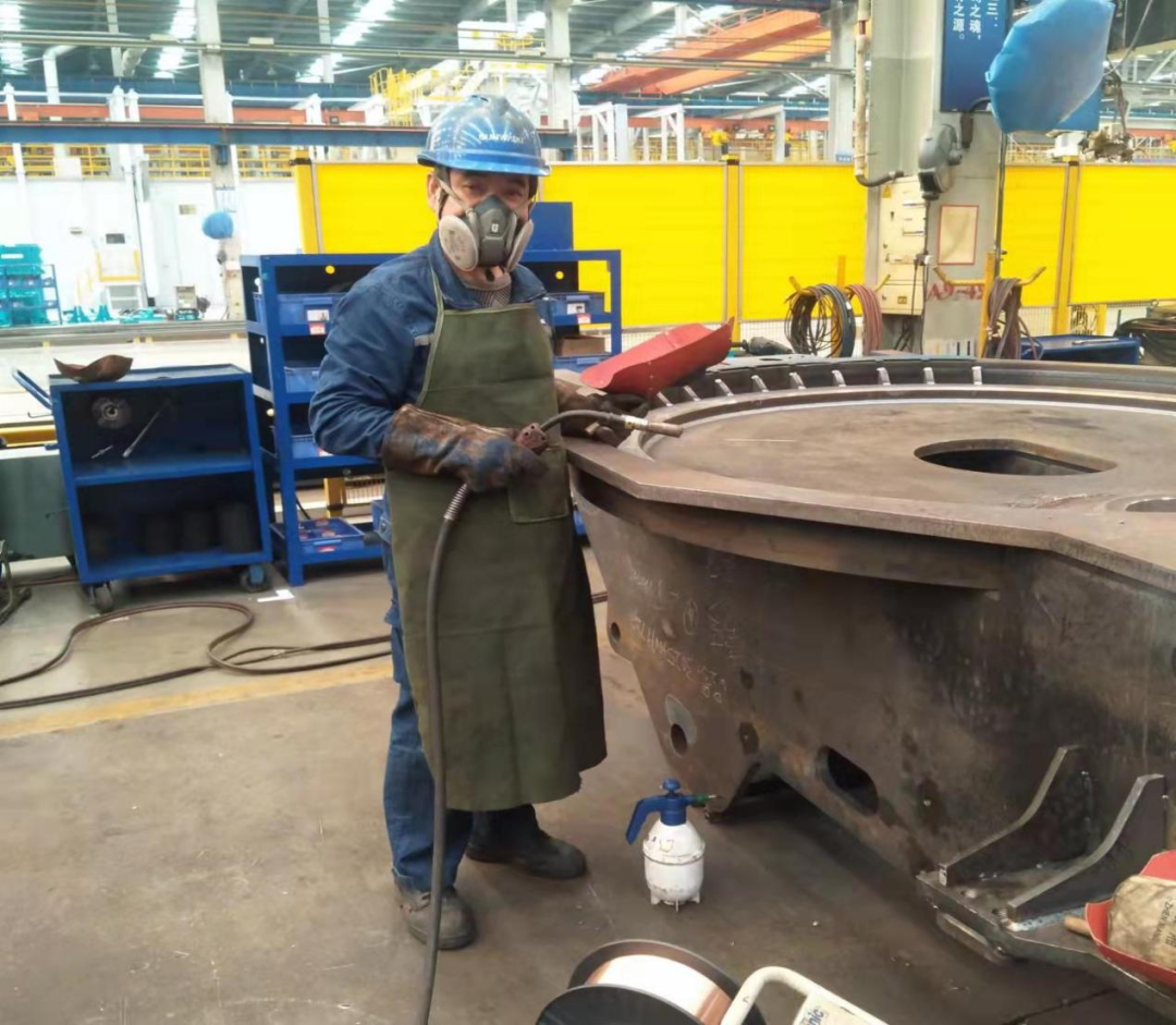 尊龙凯时ag匠心 | 一把焊枪“点亮”绚烂人生