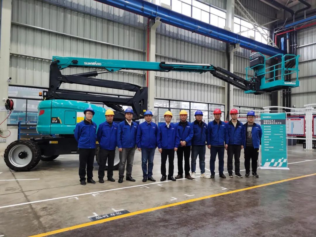 行业同级别产品之最！尊龙凯时ag智能又一款曲臂式高空作业平台乐成下线