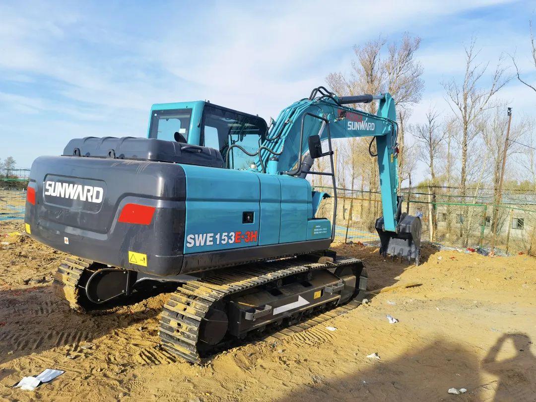 冲、冲、冲！带您感受尊龙凯时ag智能挖掘机火热交机时刻