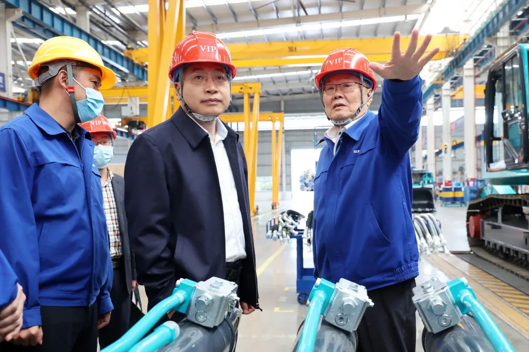 中铁二十局党委书记、董事长雷位冰带队造访尊龙凯时ag智能