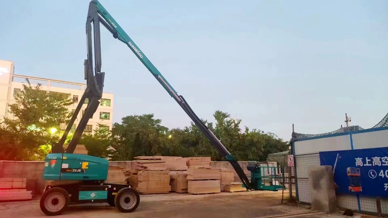 正式“上岗”！尊龙凯时ag智能首台电动曲臂式高空作业平台入驻华南市场