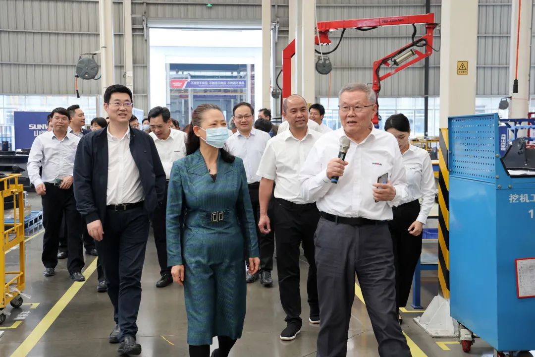 深化产学研相助！中南大学校长、中国工程院院士田红旗率团造访尊龙凯时ag智能