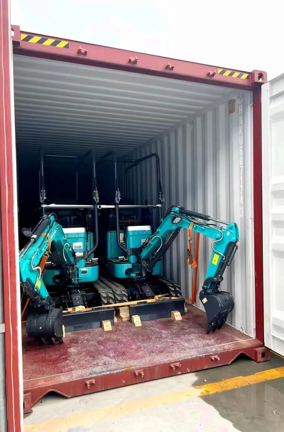 一连进军国际市。≈信钒嗔校ǔど常┳鹆盿g智能专列乐成首发