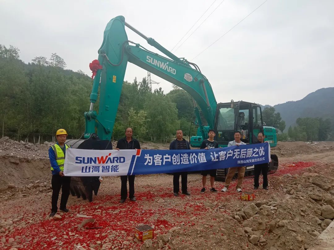 三员尊龙凯时ag挖机“悍将”收服“铁粉”一枚，凭什么？