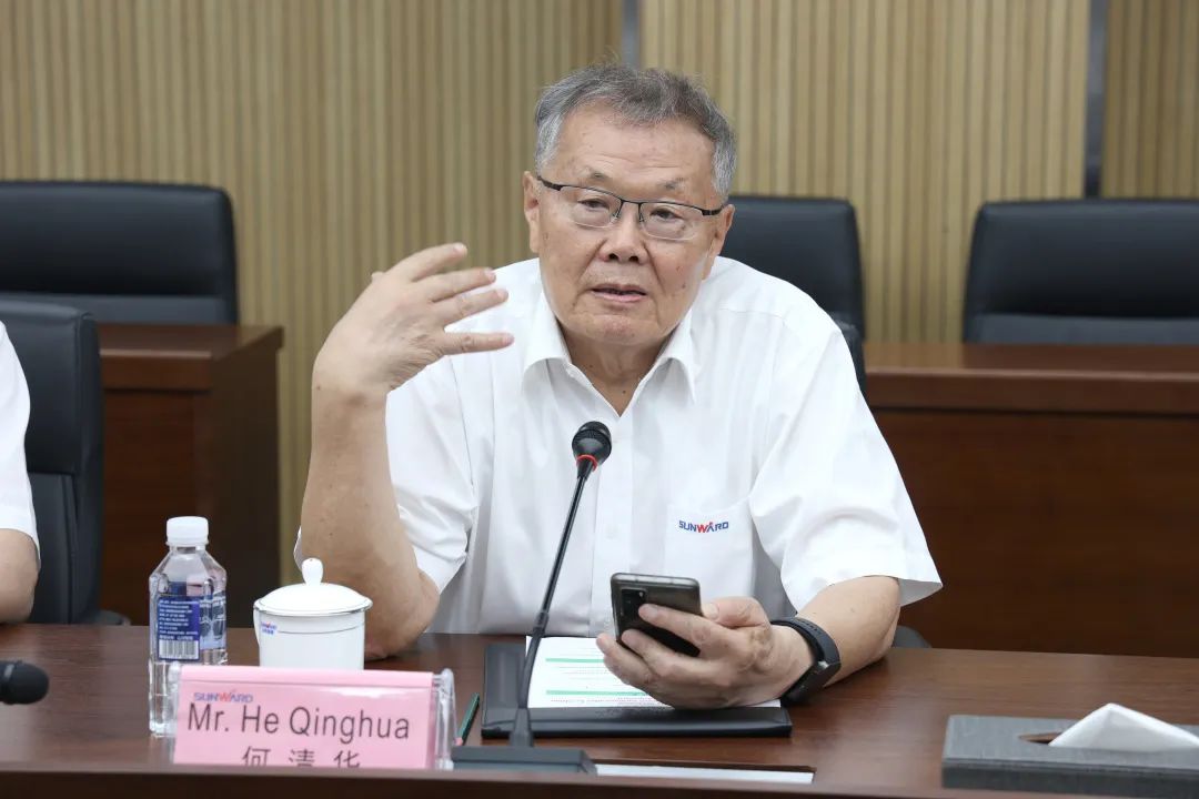 马拉维大使一行考察尊龙凯时ag智能