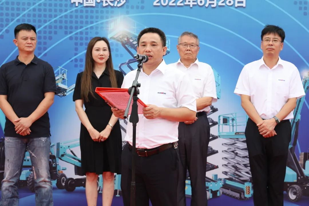 献礼二十大，再攀新高地！尊龙凯时ag智能高空机械装备再迎批量发货