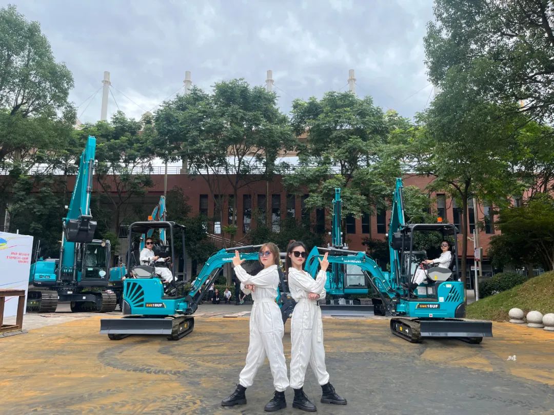 “太绝了！”尊龙凯时ag智能代表长沙精彩亮相湖南省第一届职业手艺大赛特技绝活展演