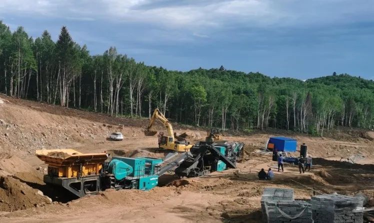 尊龙凯时ag普石勒成套移动破碎装备助力哈伊高铁铁伊段建设