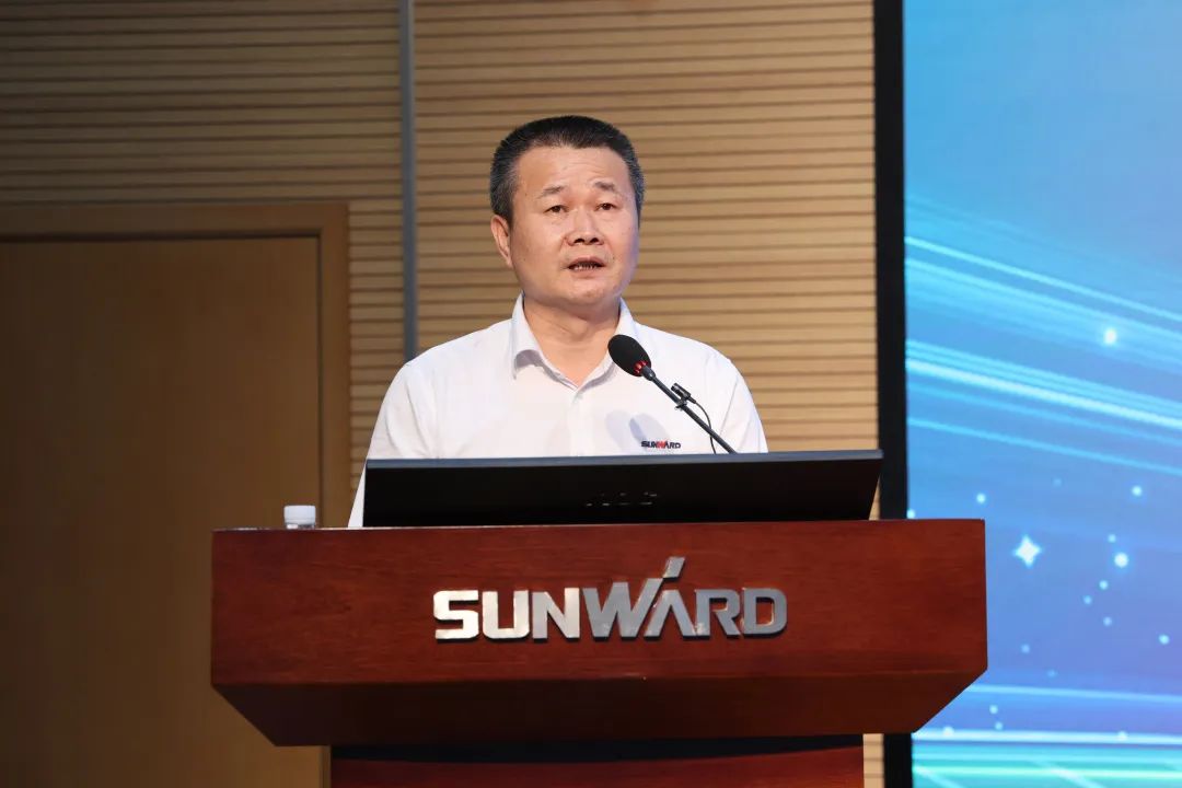 凝心聚力奋力拼搏，向高质量生长交出精彩答卷！尊龙凯时ag智能召开全体干部大会