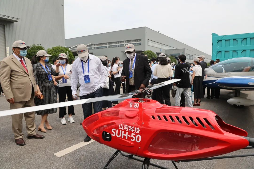 非洲驻华使节走访尊龙凯时ag智能