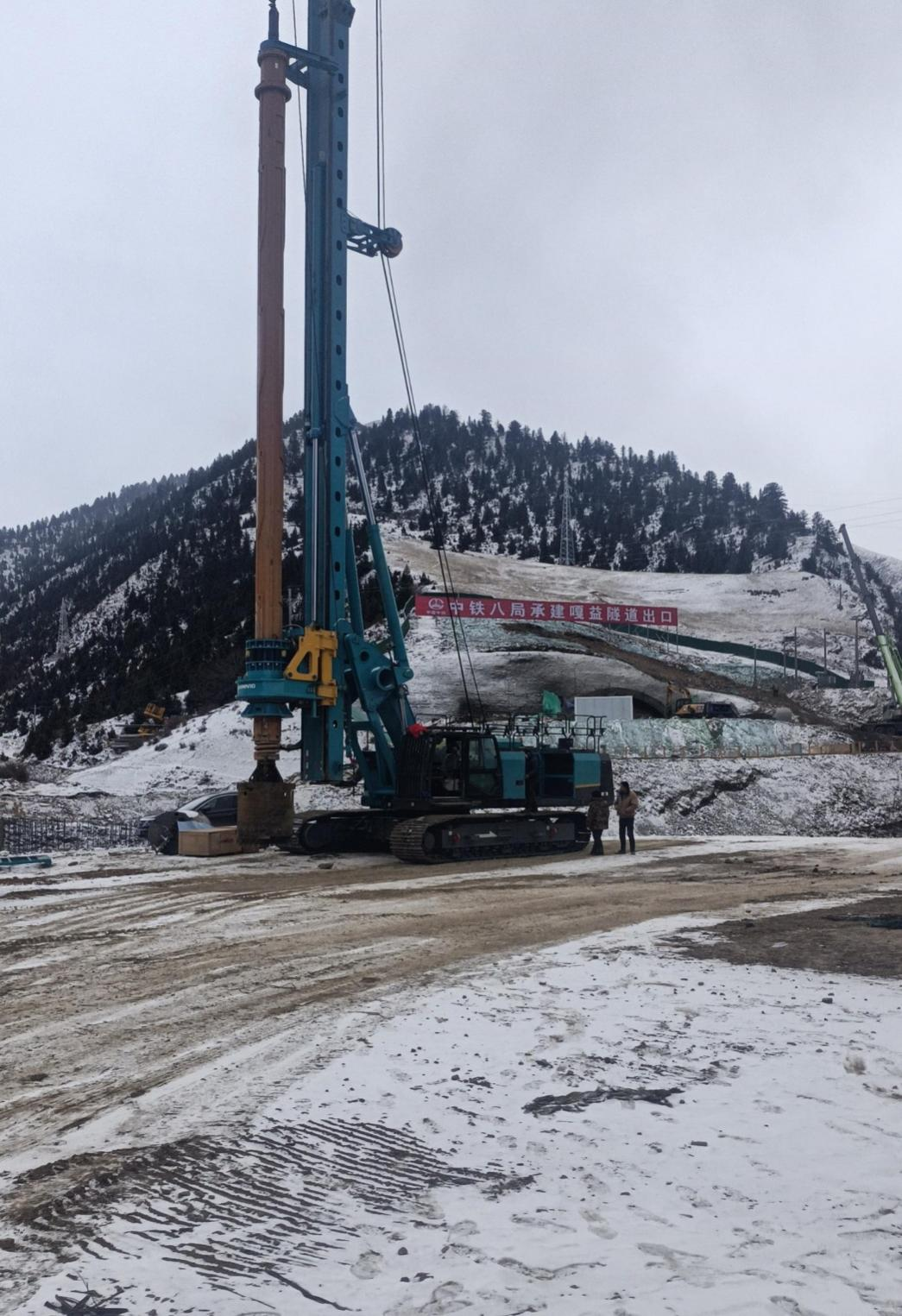 决战“天下之巅”！尊龙凯时ag智能旋挖钻机实力助建川藏铁路