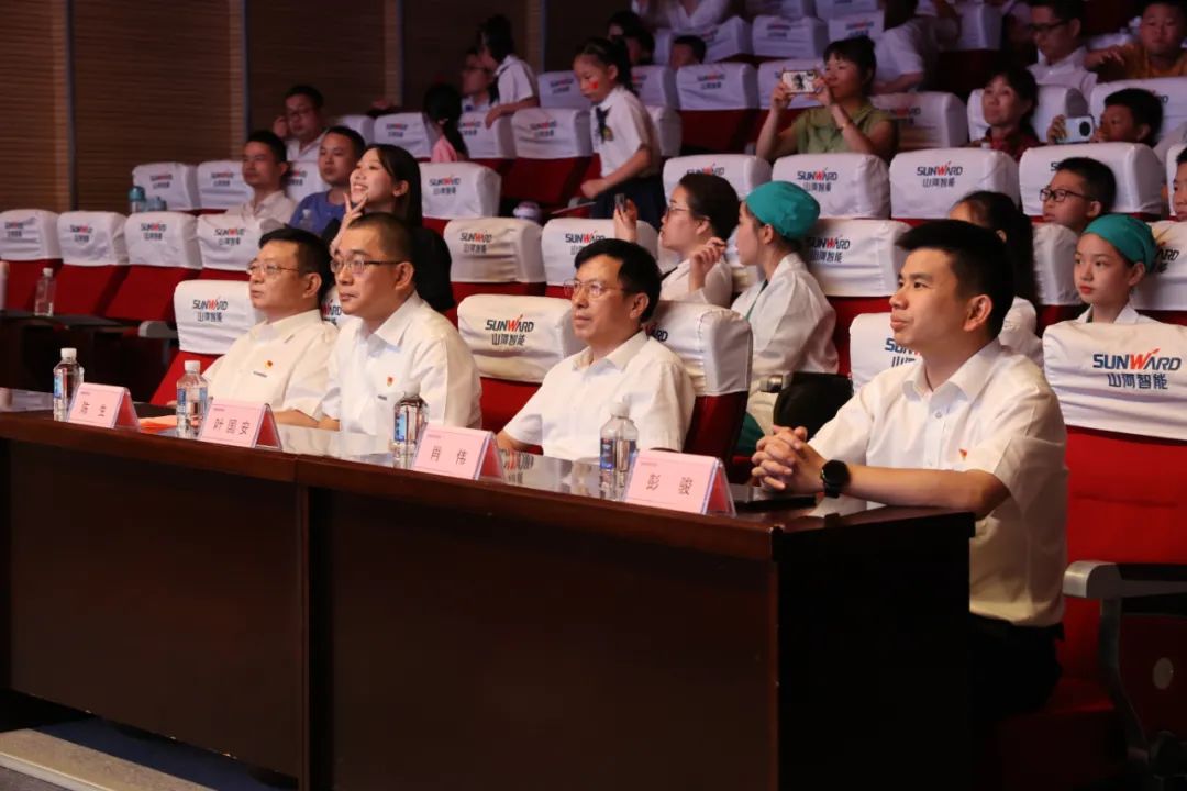 缤纷“暑”假，不负所“托”！尊龙凯时ag智能职工子女暑期托管班结业啦