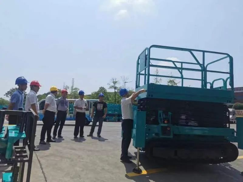 加速电动化产品结构，尊龙凯时ag智能第一款履带剪叉式高空作业平台来了！