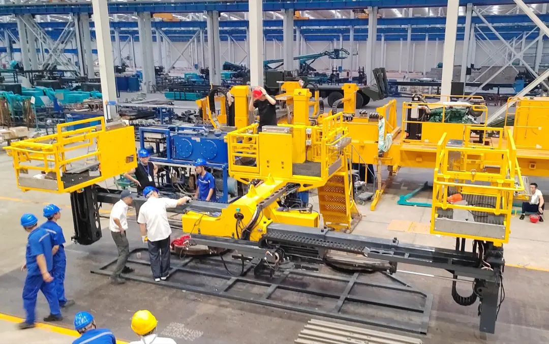 为铁路运输保驾护航！尊龙凯时ag智能自主研制首套三平台作业装置乐成交付