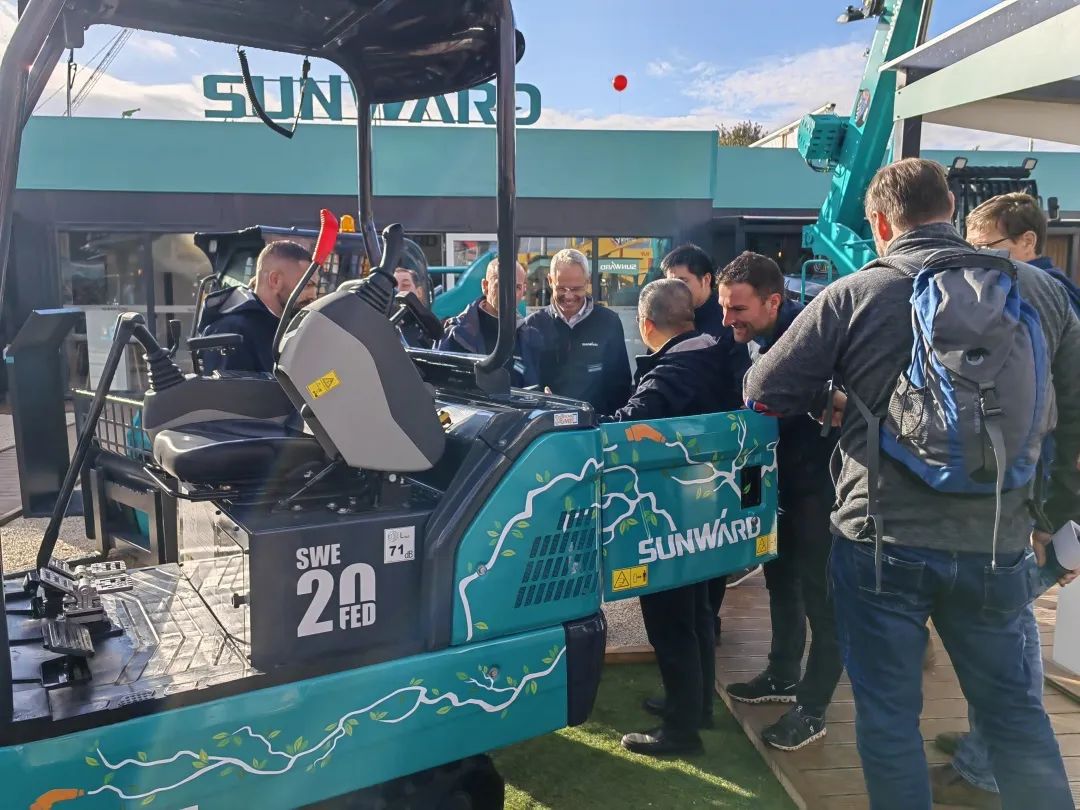 Bauma 2022 | 一组火热现场图带您重温尊龙凯时ag智能德国宝马展之旅